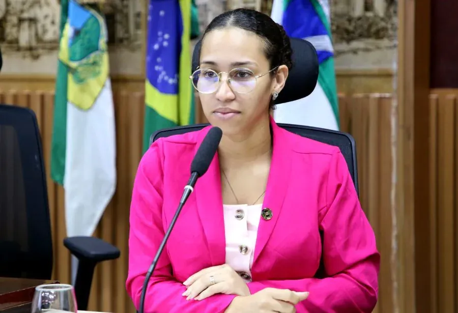 “Quero cadeira do meu pai, que foi roubada”, diz filha de Lagartixa sobre ser candidata a deputada estadual