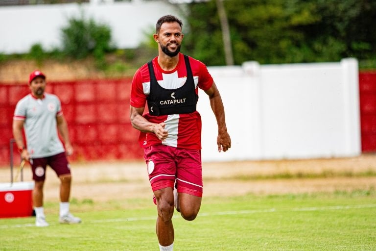 América apresenta novo volante campeão paraibano pelo Sousa