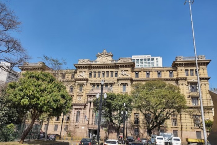 Juiz aposentado usou identidade falsa durante 40 anos, denuncia MP