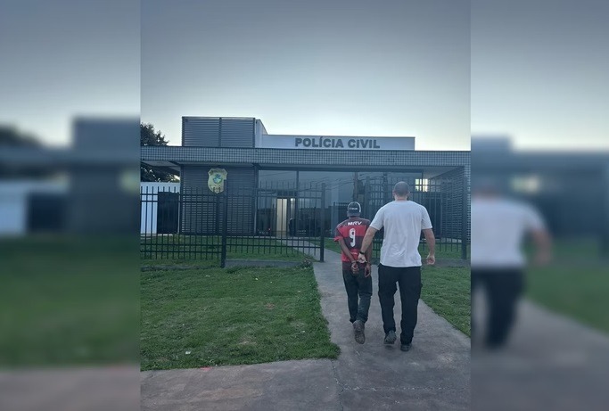 Menino era obrigado a ajoelhar em brita durante castigos do padrasto