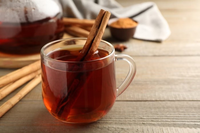 Chá de folha de canela: nutricionistas contam os benefícios da bebida