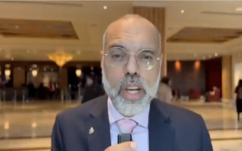 Alexandre de Moraes aplica nova multa a Allan dos Santos e penaliza redes sociais