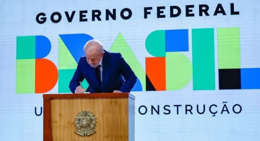 Governo federal arrecadou mais de R$ 1 trilhão em impostos em 2025