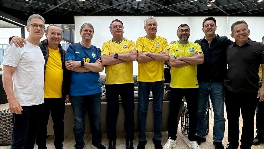 Bolsonaro se encontra com 7 governadores antes de ato pró-anistia na av. Paulista
