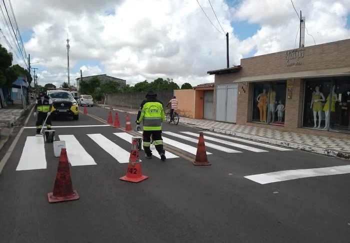 Natal terá placas para avanço de sinal vermelho