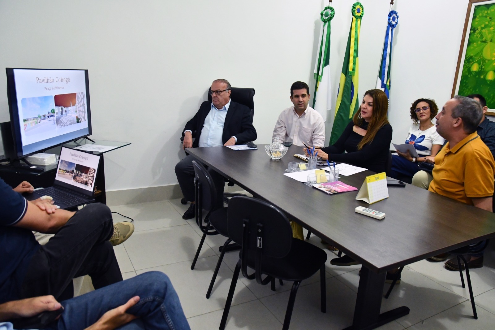 Prefeitura discute novo projeto para Praça da Árvore de Mirassol