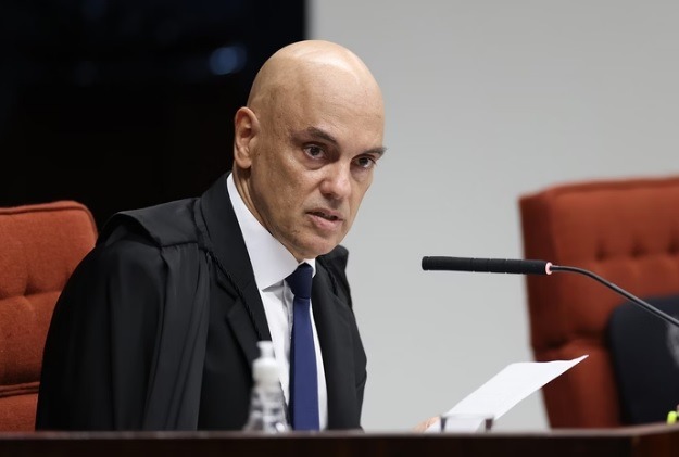 Moraes diz que Bolsonaro pode ser absolvido, mas seguirá inelegível