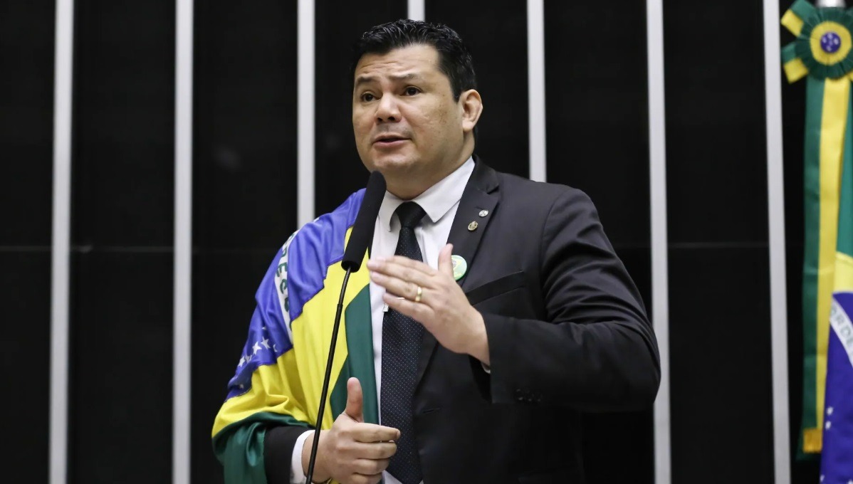 PF analisará abertura de investigação por ameaça de deputado a Lula