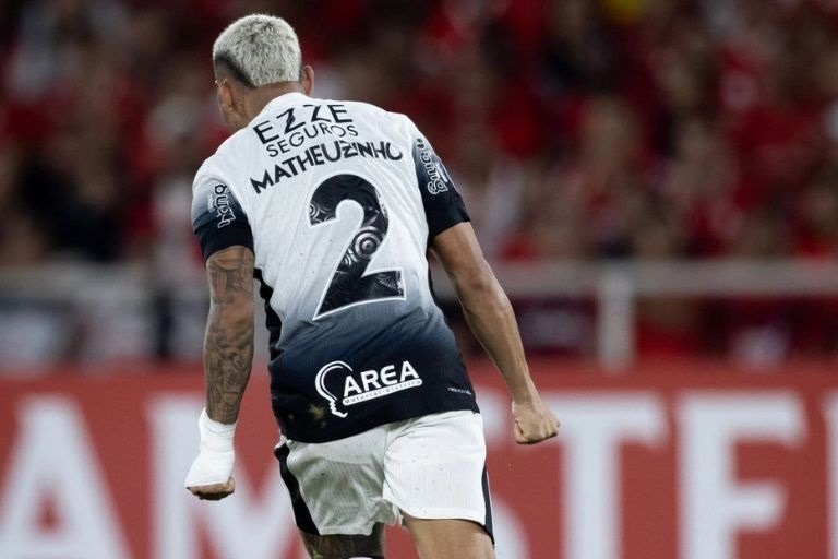 Corinthians busca empate fora de casa na Sul-Americana; veja resultados de brasileiros