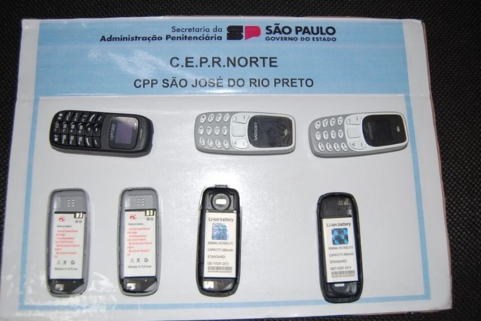 Preso é flagrado tentando entrar em presídio após engolir 3 celulares