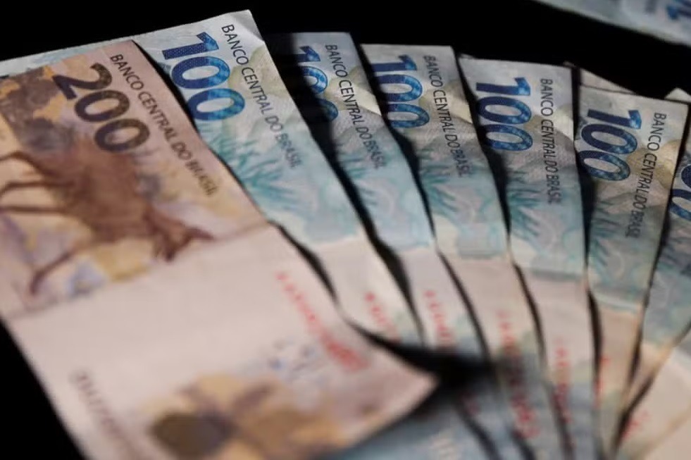 Brasileiros ainda têm R$ 9 bilhões em contas esquecidas; veja como resgatar