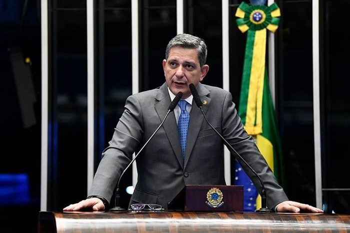 Senador do PT é condenado por manobra para não quitar dívida