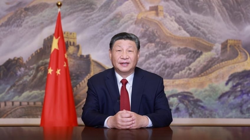 China reage e anuncia novas tarifas sobre produtos dos EUA de 125%