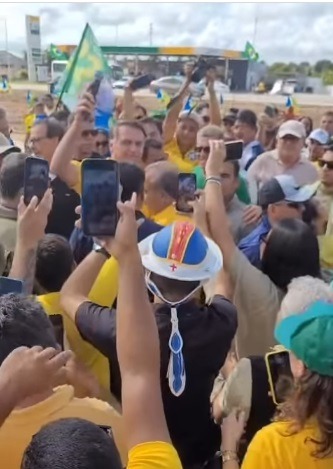 VÍDEO: Bolsonaro é recebido por apoiadores em Bom Jesus, RN