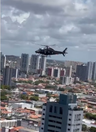 VÍDEO: Helicóptero trazendo Bolsonaro pousa em Natal
