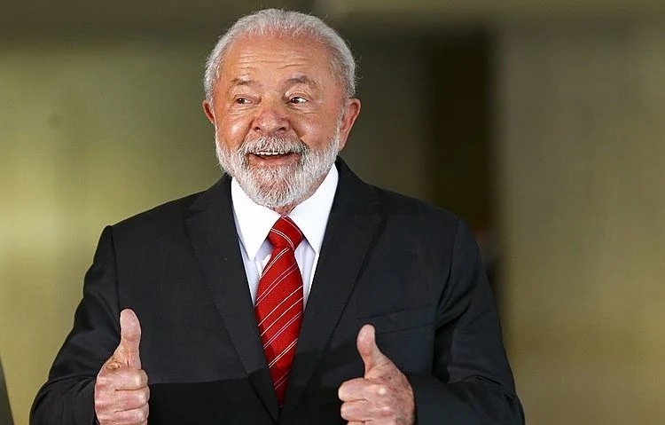Tarifaço: sem vetos, Lula sanciona lei que permite Brasil retaliar EUA