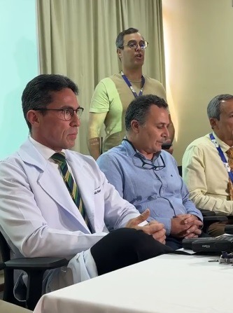 VÍDEO: Bolsonaro teve noite tranquila e redução‬‭ do‬‭ quadro‬‭ de‬‭ distensão‬ abdominal‬‭, diz boletim médico