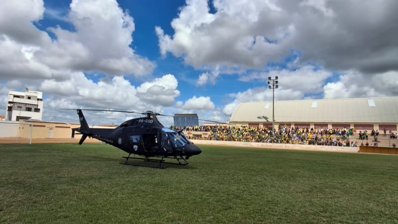 Helicóptero que socorreu ex-presidente foi comprado com recursos do governo Bolsonaro