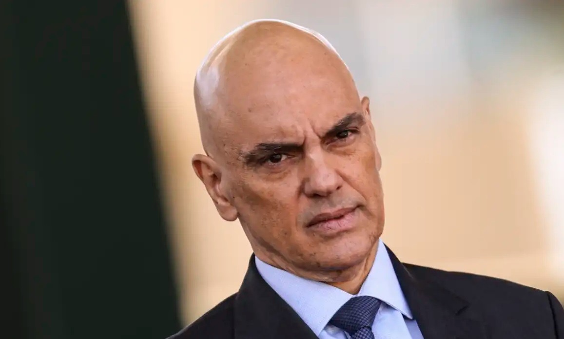 Moraes age de forma “pessoal” contra ex-assessor de Jair Bolsonaro, diz defesa