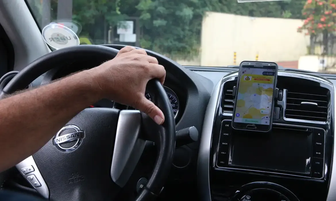 Prefeitura de Natal adota transporte por aplicativo para deslocamentos administrativos