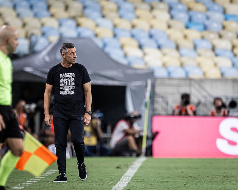 Santos anuncia demissão do técnico Pedro Caixinha após três jogos no Brasileirão