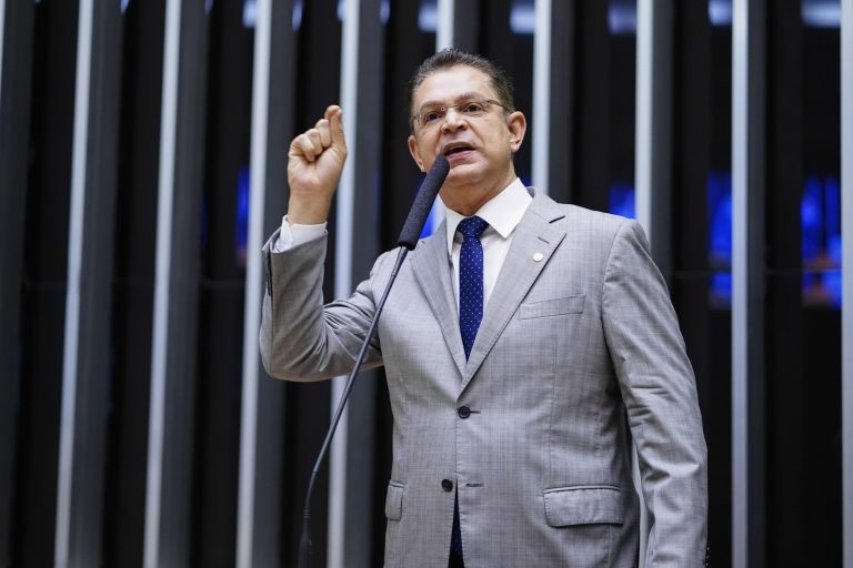 PL protocola requerimento de urgência da anistia no sistema da Câmara