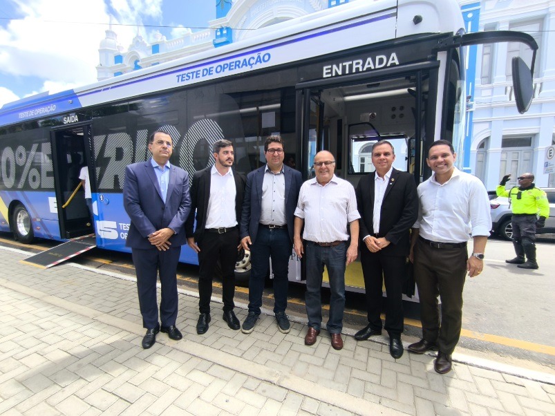 Novo ônibus elétrico começa a circular em Natal; veja detalhes