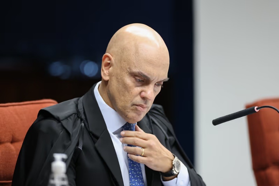 Moraes é um juiz “superstar” e tem poderes demais, segundo jornal The Economist