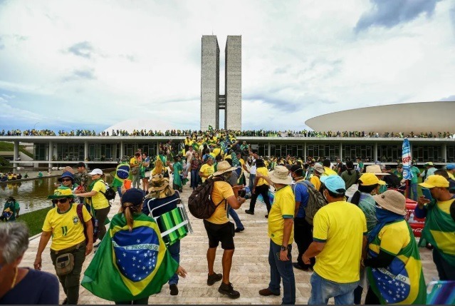Anistia: familiares cogitam greve de fome para pressionar Hugo Motta