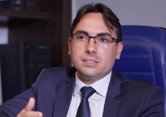 Filho de político próximo a Bolsonaro pode assumir vaga no TRE-PB com apoio de Veneziano