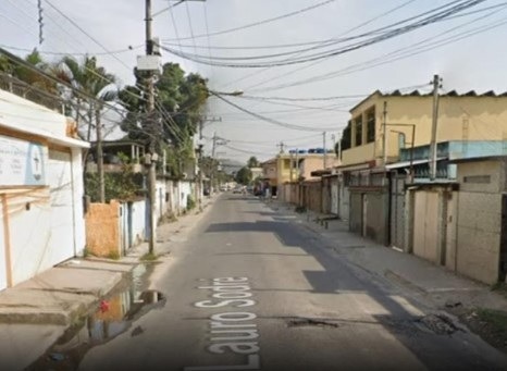 Traficantes cortam água de 2 mil pessoas e cobram ‘resgate’