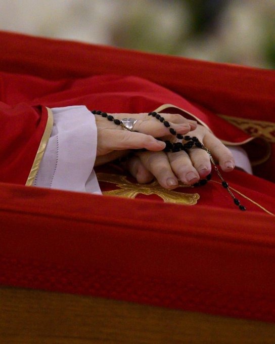 Conclave, catafalco, rogito, camerlengo: os significados dos termos nos ritos após a morte do Papa