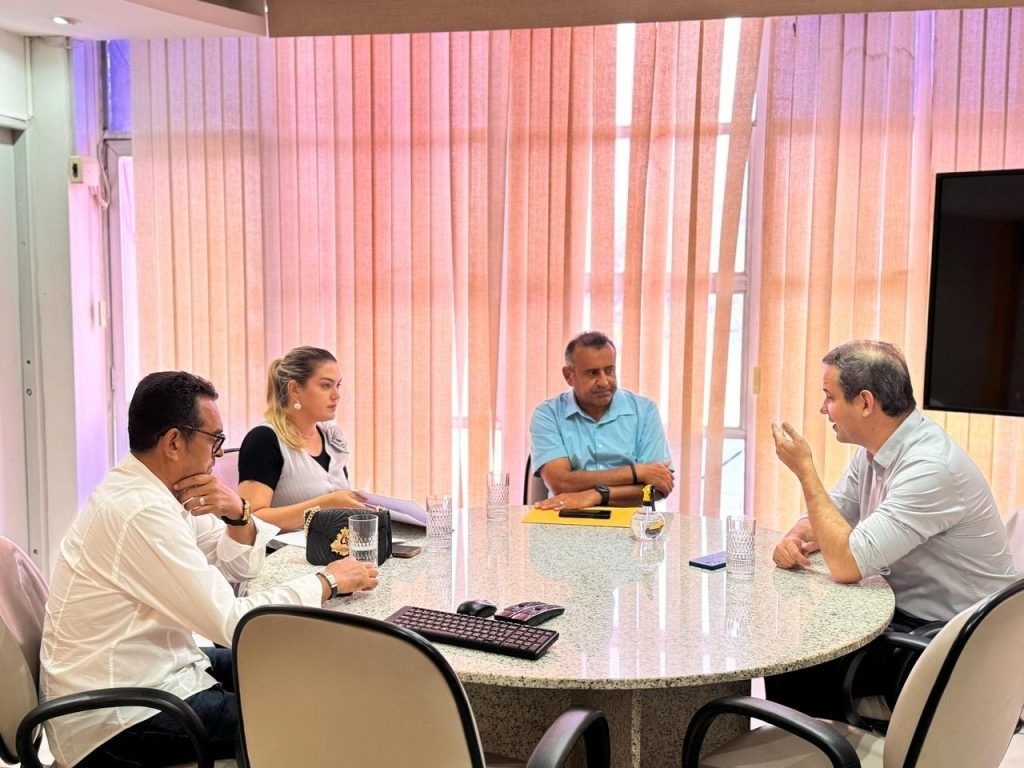 Prefeita Jussara e Presidente da Femurn, Baba Pereira, cobram ao Governo do RN melhorias no transporte da região metropolitana