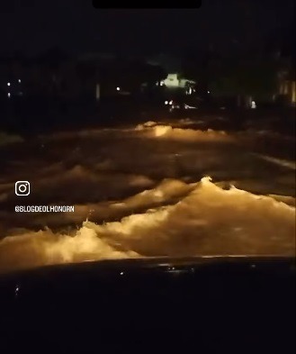 VÍDEO: Carro é arrastado pelas águas durante forte chuva em Assu