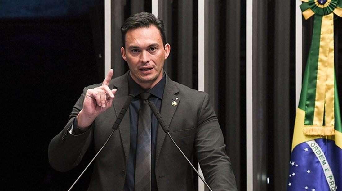 Styvenson é homenageado com Comenda Maurílio Pinto, da Câmara de Natal, por serviços prestados à segurança pública