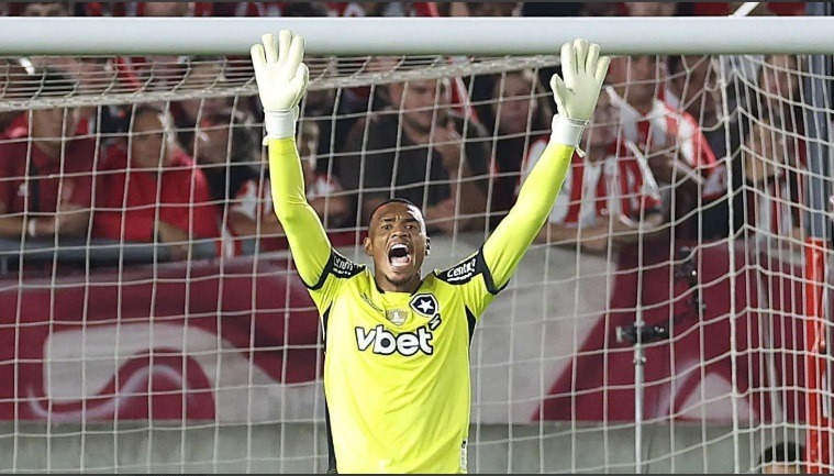 Botafogo: veja frango bizarro do goleiro na derrota contra Estudiantes na Libertadores
