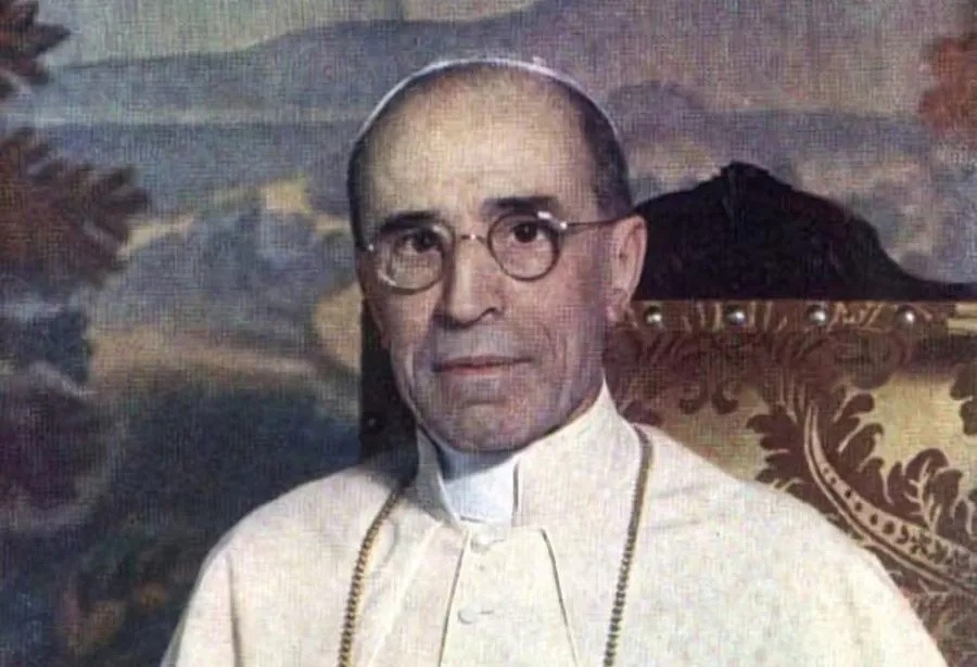 Corpo de papa já ‘explodiu’ após técnica de preservação dar errado; entenda