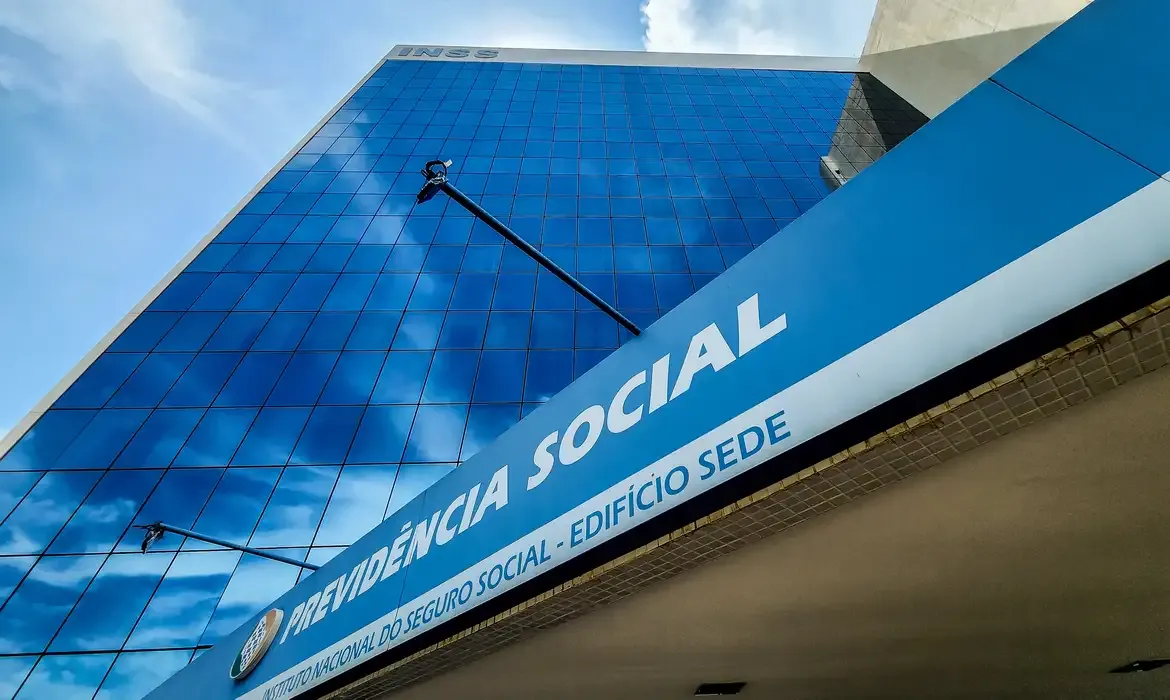 Aposentados e pensionistas do INSS podem impedir desconto indevido de associações