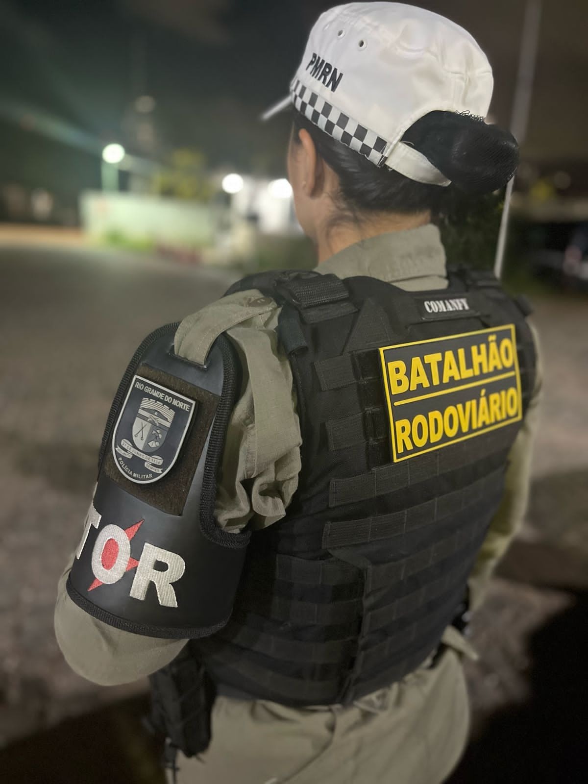 Motorista tenta fugir de blitz da Lei Seca em Ponta Negra após ser flagrado usando droga