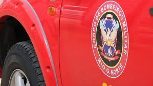 Banhista é resgatado pelos Bombeiros após acidente em Ponta Negra