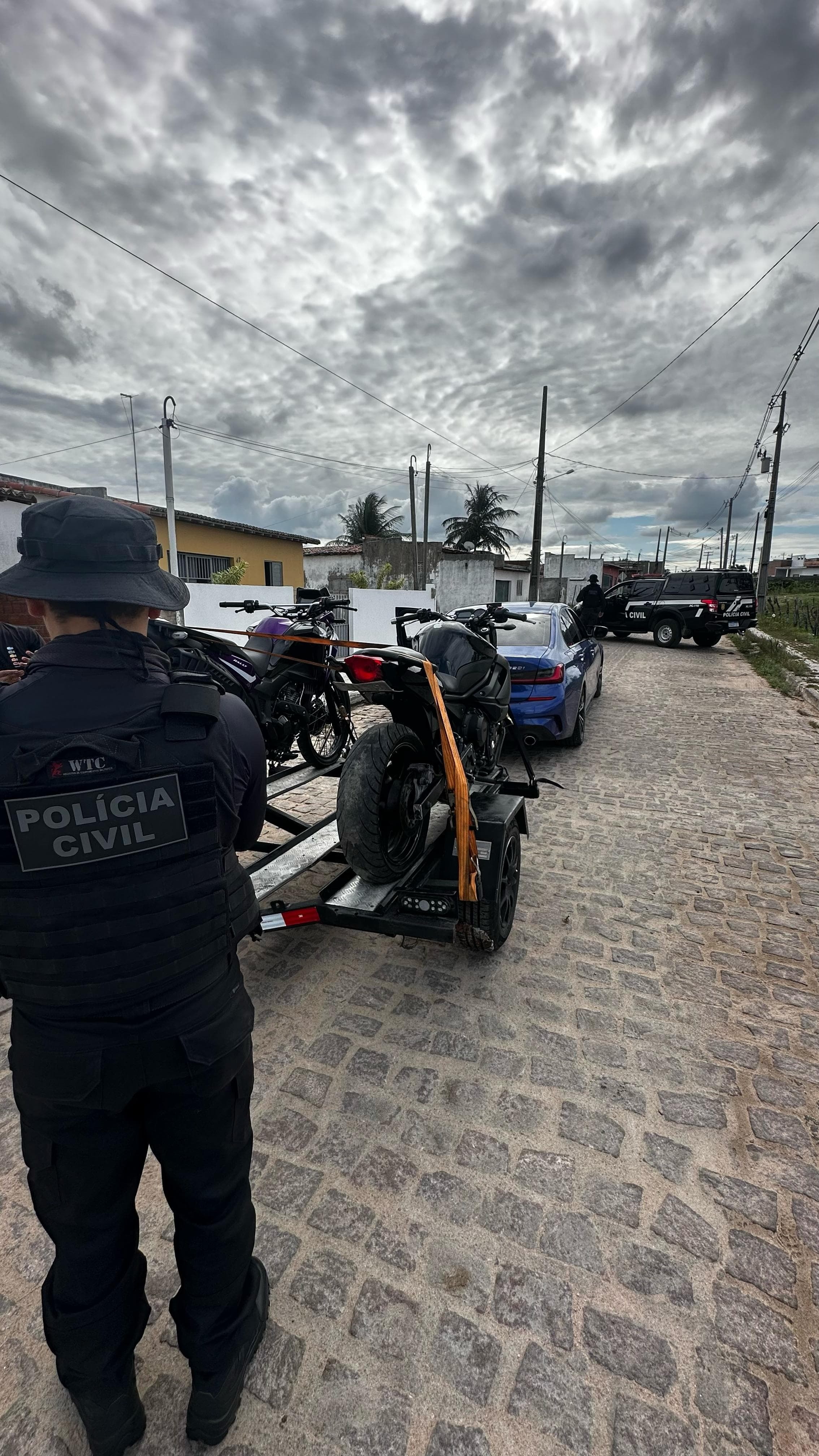 Operação apreende veículo de luxo e motocicletas esportivas avaliadas em mais de R$ 300 mil no interior do RN