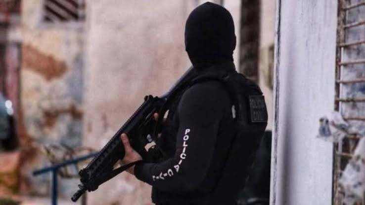 Operação afasta policial civil investigada por envolvimento com organização criminosa