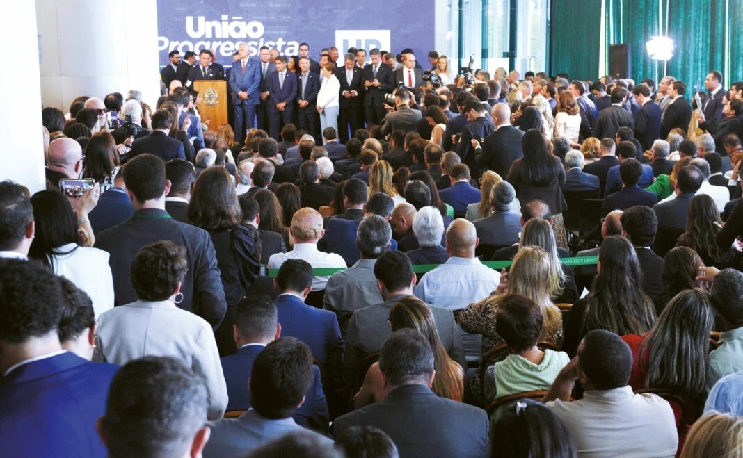 Federação União Brasil-PP lança aceno a Bolsonaro