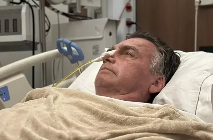 Bolsonaro deixa a UTI após cirurgia no abdômen