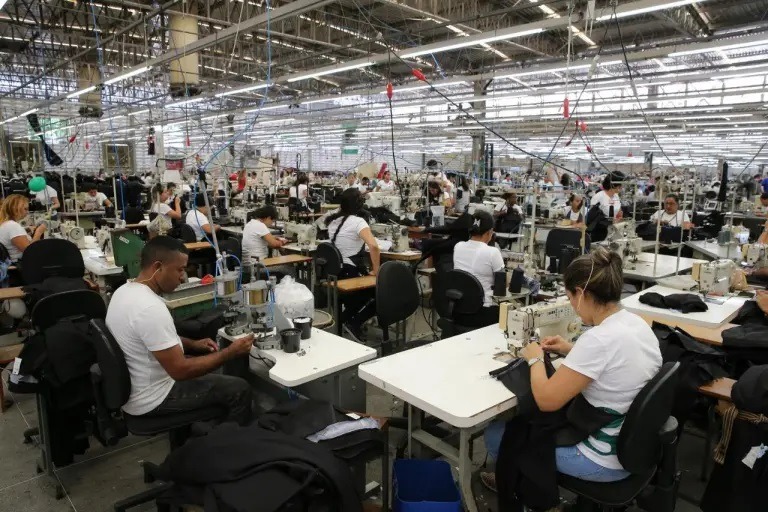 Guararapes Confecções abre vagas de emprego em Extremoz