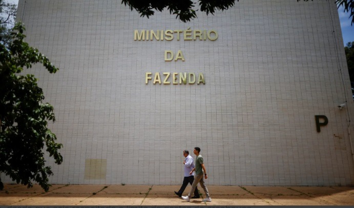 PAC e emendas podem bancar ressarcimento de aposentados, diz Fazenda