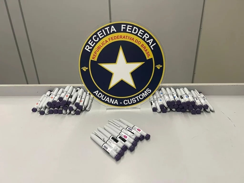 Receita apreende 70 canetas de Mounjaro ocultas em corpo de passageiros no Aeroporto de Natal