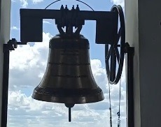 Vídeo: Sinos da Igreja Matriz anunciam novo Papa e emocionam moradores de Cruzeta-RN