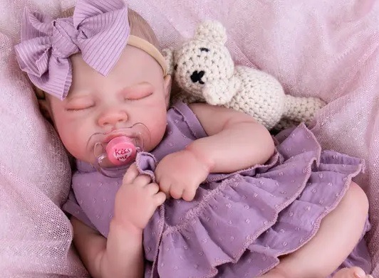 Disputa por bebê reborn chega ao Judiciário: vínculo emocional e lucro com redes sociais entram em pauta
