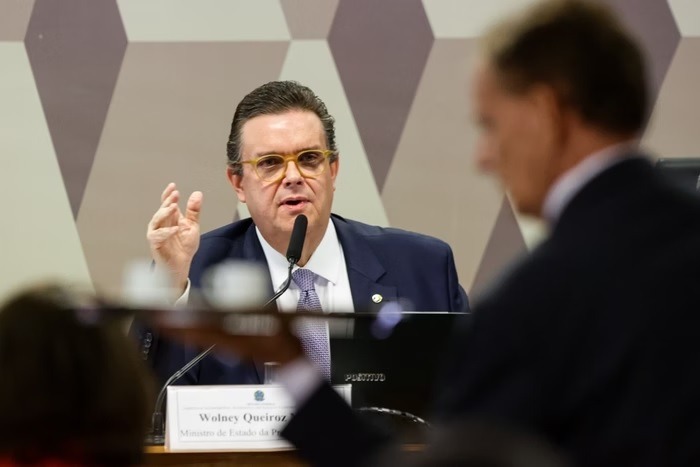 “Dinheiro do ressarcimento virá dos ladrões”, diz ministro sobre INSS
